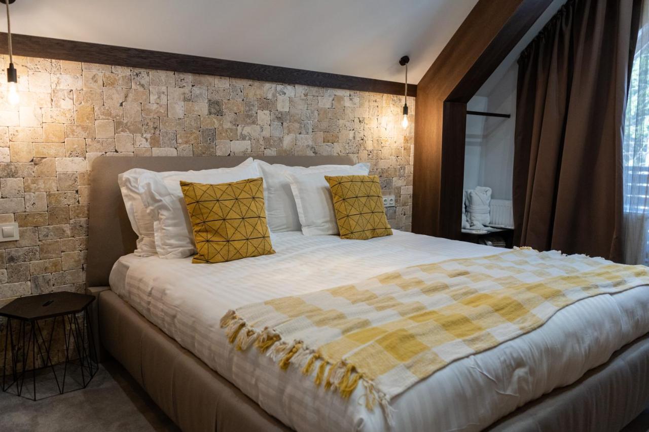 103 Alpine Hotel Panichishte Bagian luar foto