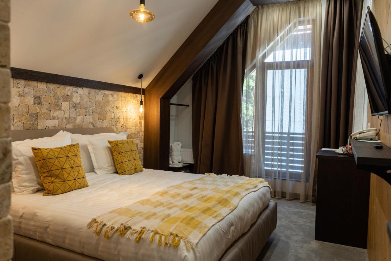 103 Alpine Hotel Panichishte Bagian luar foto